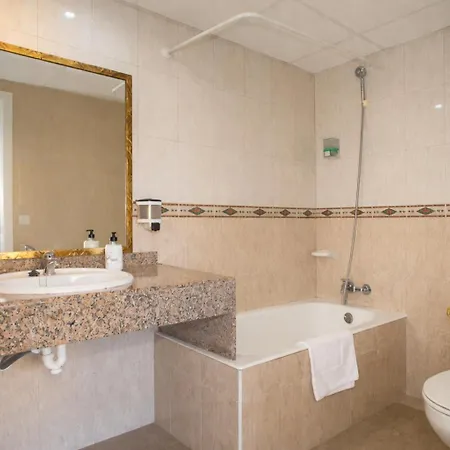 Octopus Hotel 2*